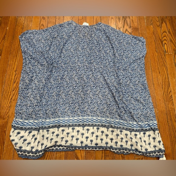 Beach by Beachlunchlounge
Blue and White Floral Top - Picture 10 of 11